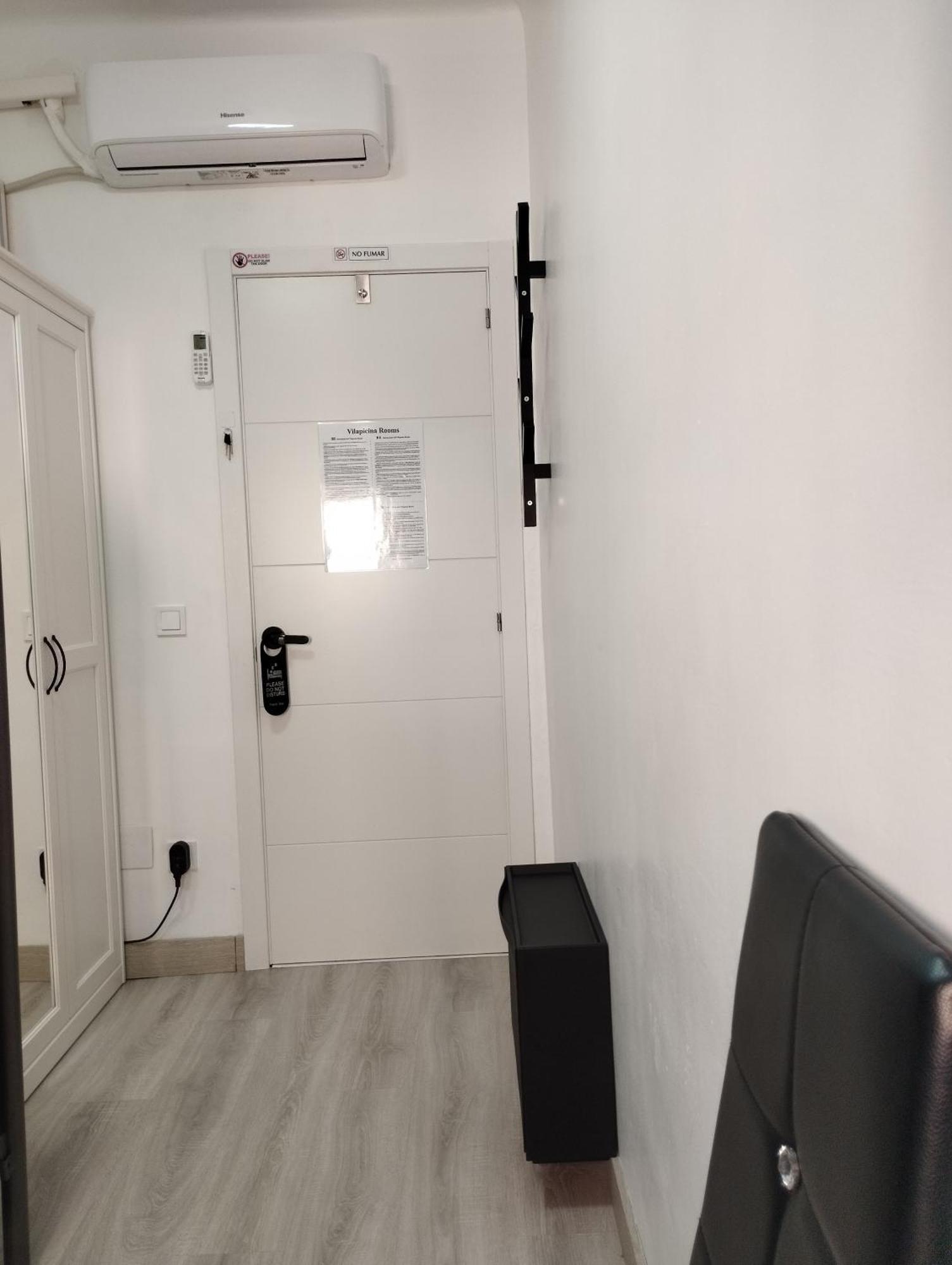 Vilapicina Hostal Barcelona Exterior photo